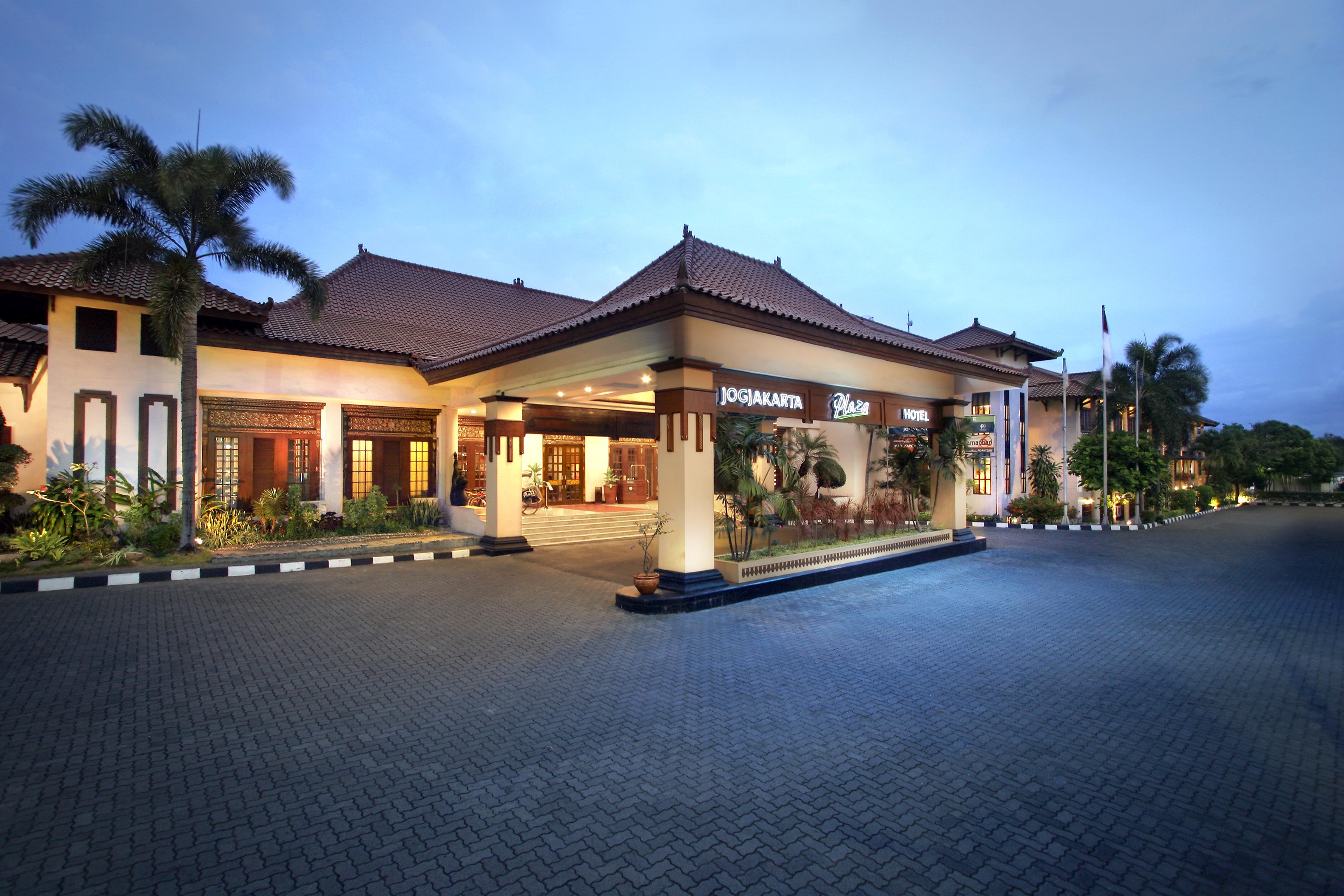 Loman Park Yogyakarta 4*
