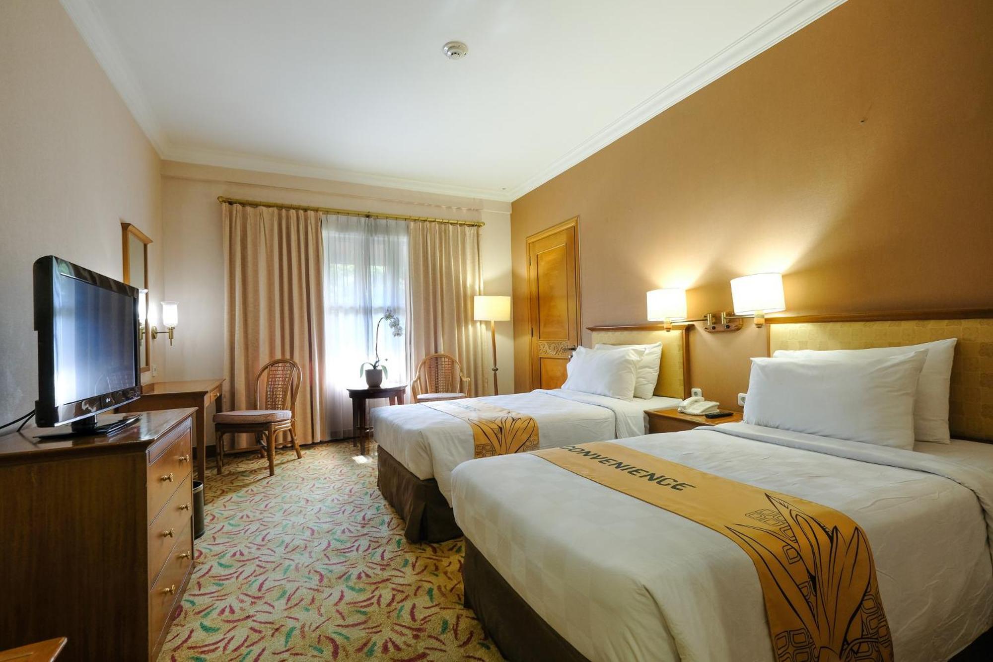 Loman Park Yogyakarta Hotel