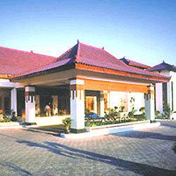 Loman Park Yogyakarta 4*